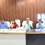 डीएम ने बीडीसी प्रस्तावों एवं शिकायतों की अनुपालन आख्या ना देने पर खंड विकास अधिकारी और एडीओ पंचायत को जारी किया कारण बताओ नोटिस*
