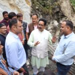 निजमूला घाटी पहुंचे जिलाधिकारी, सड़क और पुल निर्माण कार्यों का किया निरीक्षण*