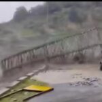 नीति घाटी में भारी बारिश से तमक नाला उफनाया, वैली ब्रिज बहा, 1 व्यक्ति के लापता की सूचना*