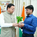 फ्लाइंग कार बनाने वाले रवि टमटा से मिले सीएम धामी, स्टार्टअप को सरकारी मदद के निर्देश*